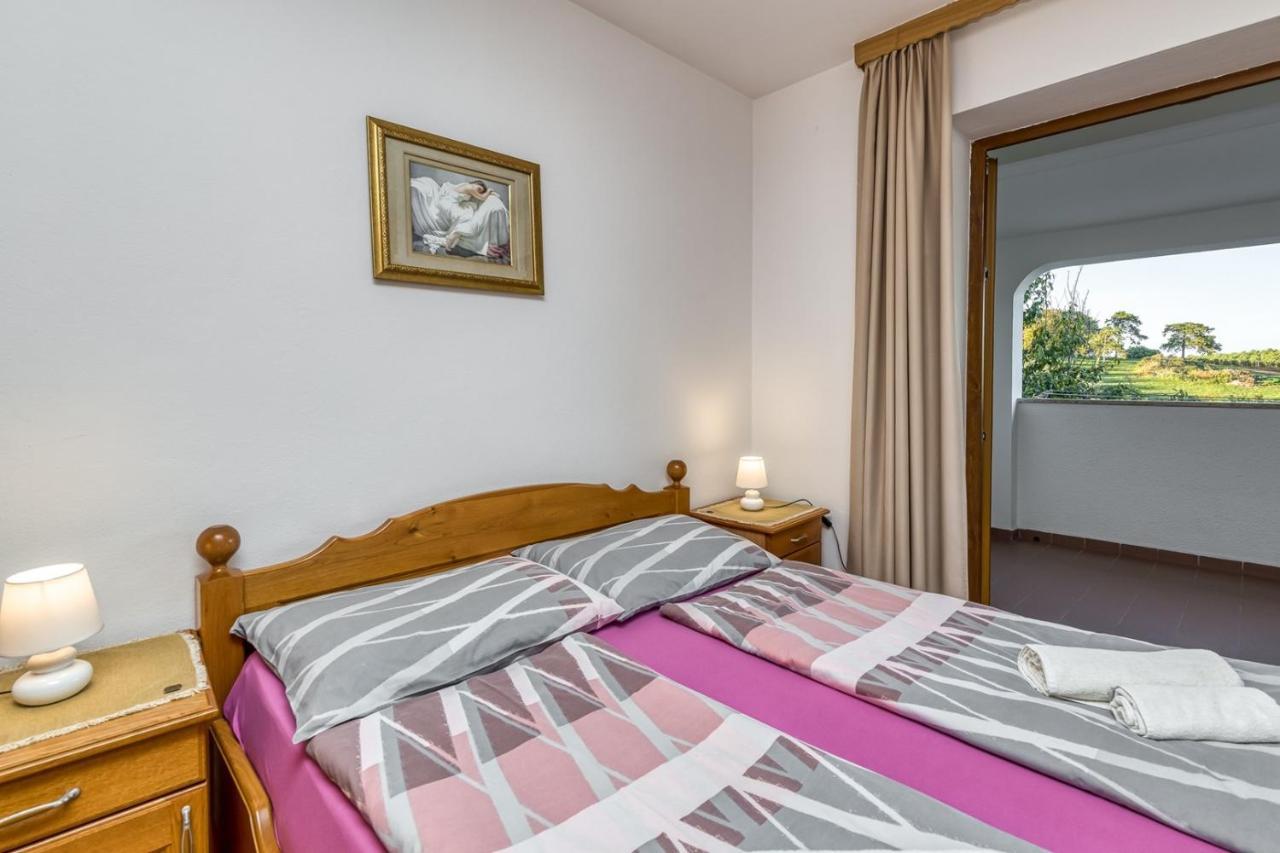 Apartment Lucijan Poreč Eksteriør billede